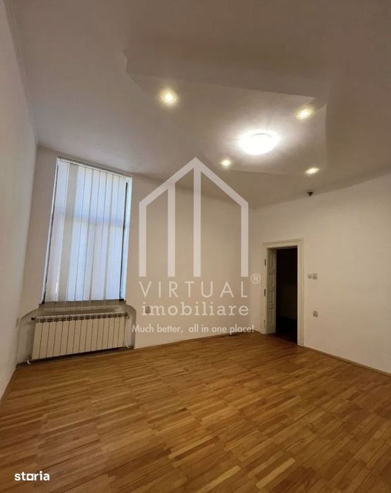 Casa formata din 2 apartamente, 2 garaje,  3 bai - zona Trei Stejari