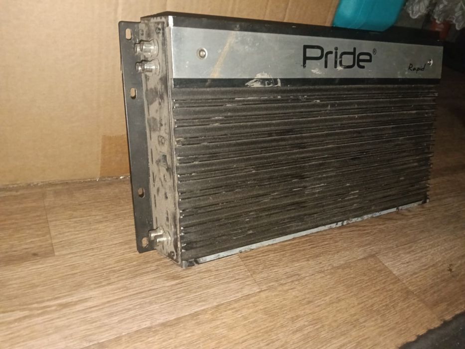 Продам усилитель торг есть