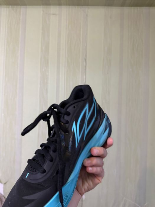 продам оригинальные кроссовки Пума 38 размера