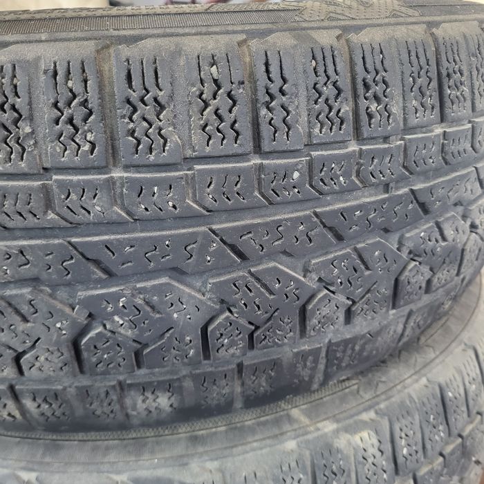 Продам комплект шин 225/60/17