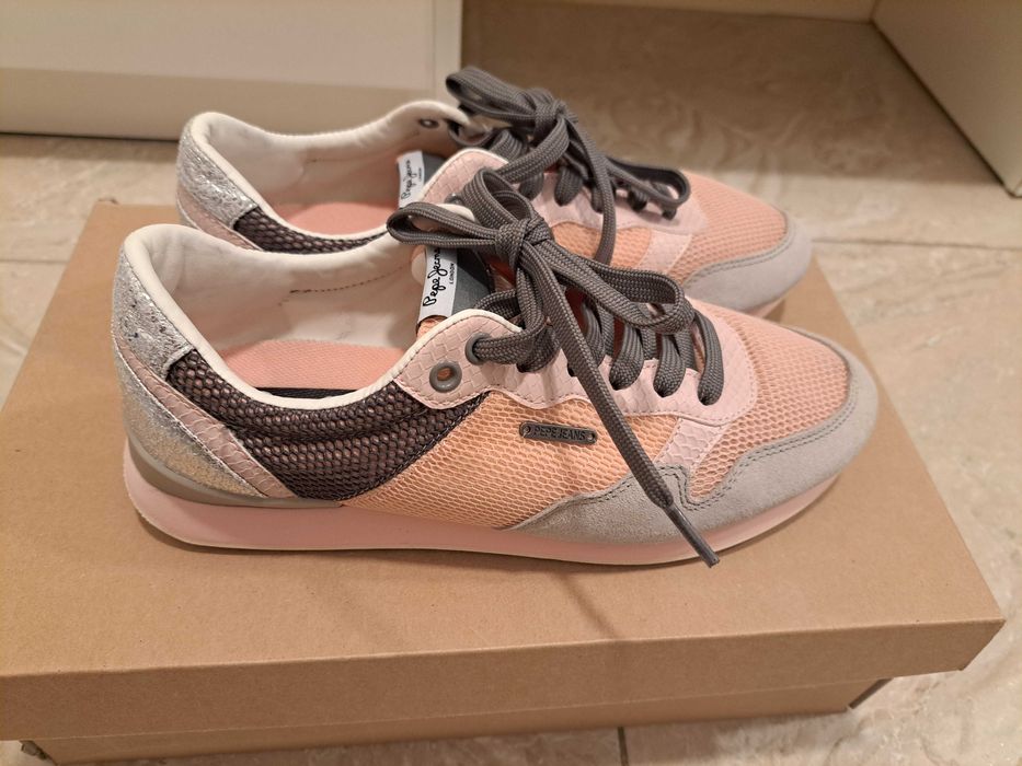 Дамски спортни обувки РАЗПРОДАЖБА