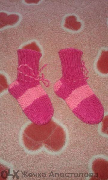 Плетени чорапи и терлъци.