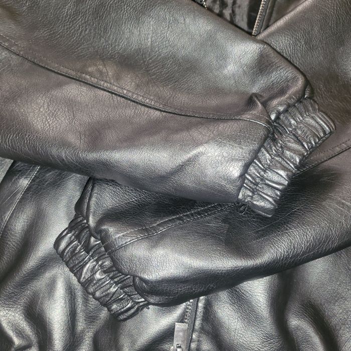 Дамско кожено яке Bershka - модерно, като ново