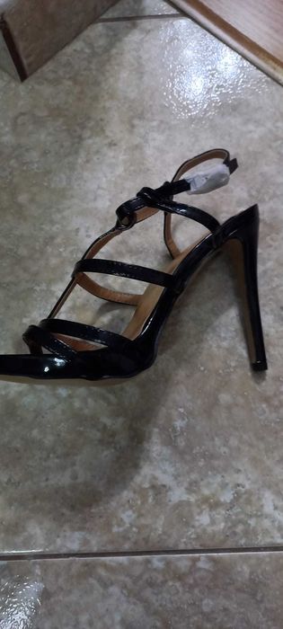 Sandale 37 ,noi ,toc de 11 cm