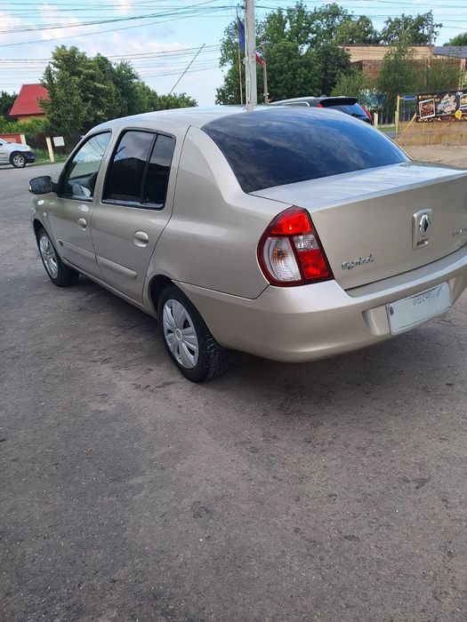 Vând Clio simbol