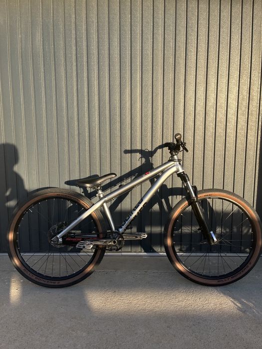 Bicicleta Dirt jumper NS Decade v2