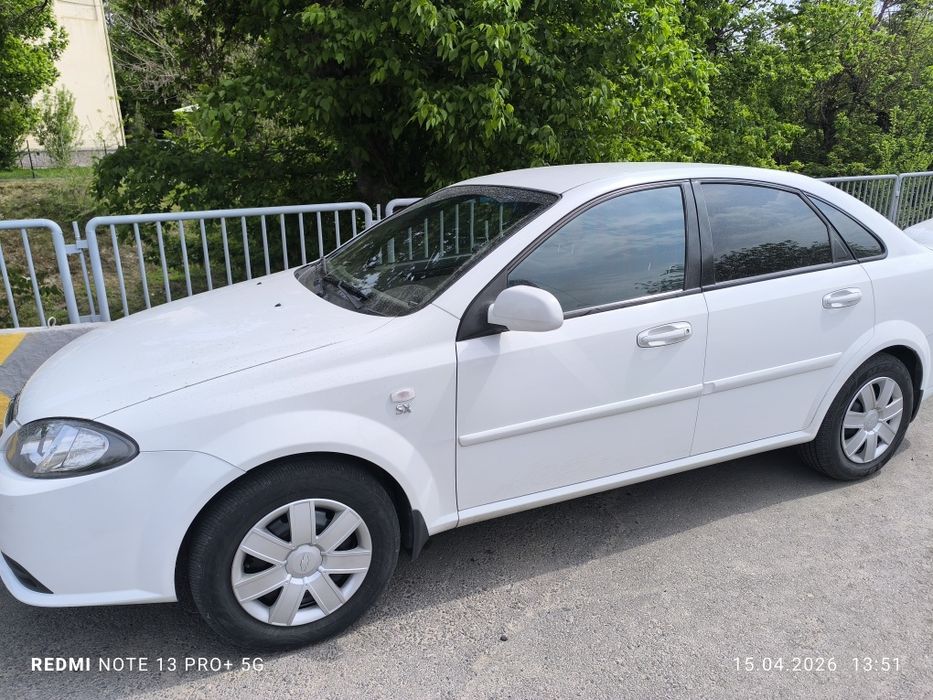 Nasiyaga Jentra mexanika beriladi 2014 yil probeg 100000 xolati yaxshi