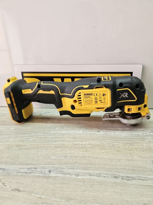Dewalt Мултифункционален Инструмент DCS355 18V.