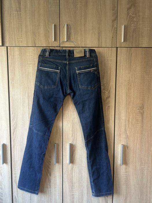 Два чифта дънки