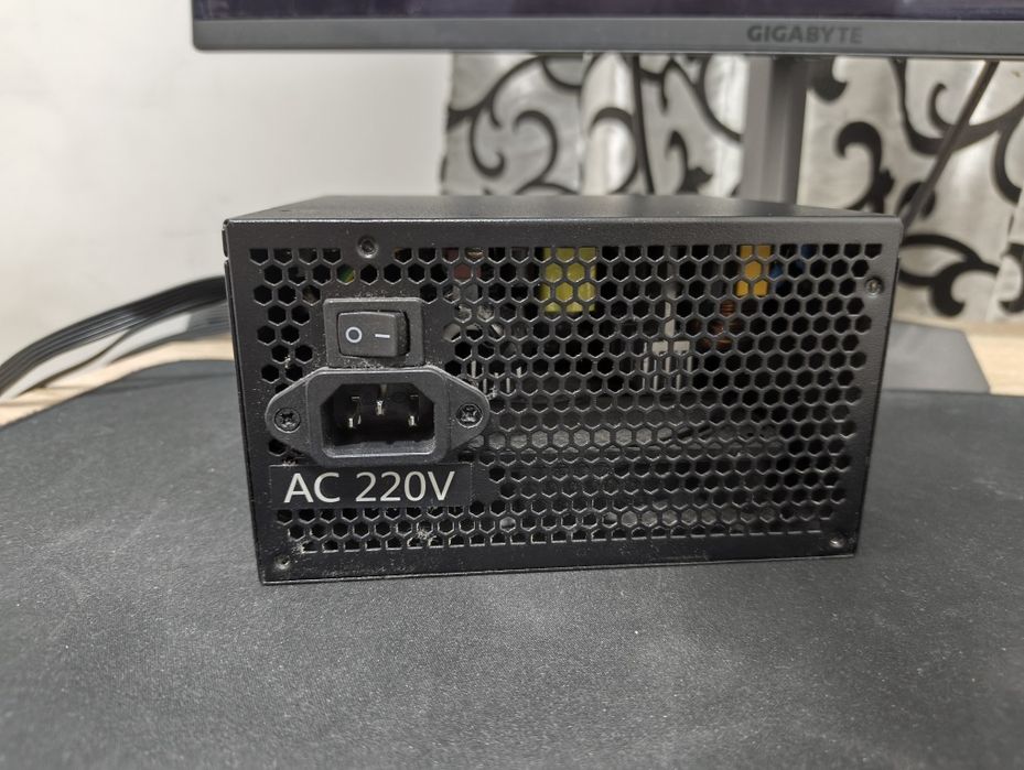 Sursa Segotep U6+ 650w