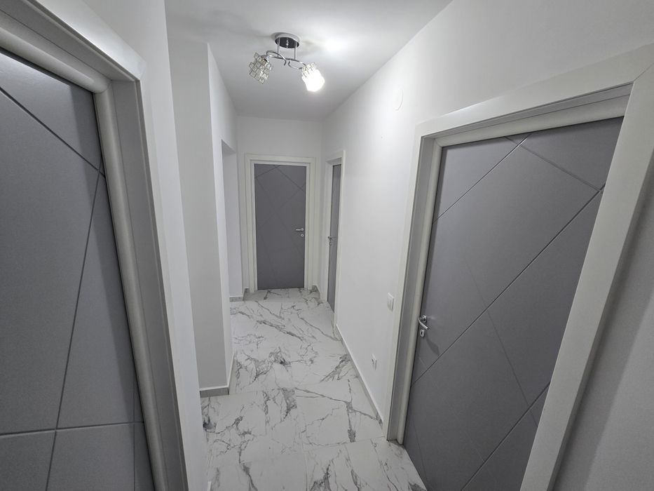 Direct Proprietar Apartament 2 camere de inchiriat B-dul Bucuresti White Tower