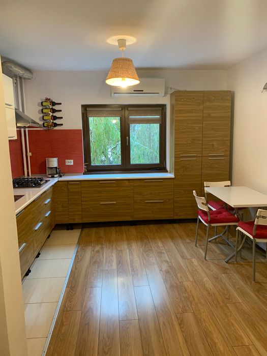 Închiriez apartament Brâncoveanu cu loc de parcare
