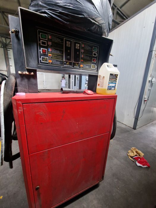 Masina aparat aspirator de spalat tapiterie injectie extracție italia