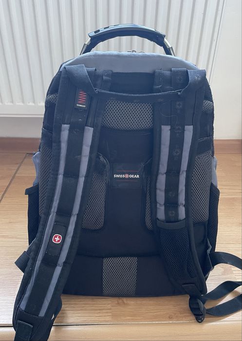 Rucsac de oras Swiss Swissgear grey/gri Bucuresti Sectorul 6 • OLX.ro