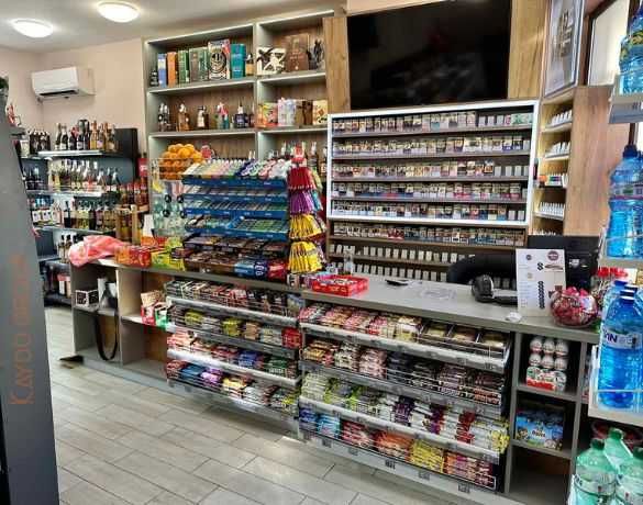 Метални крайстенни и островни стелажи за магазин за нон стоп