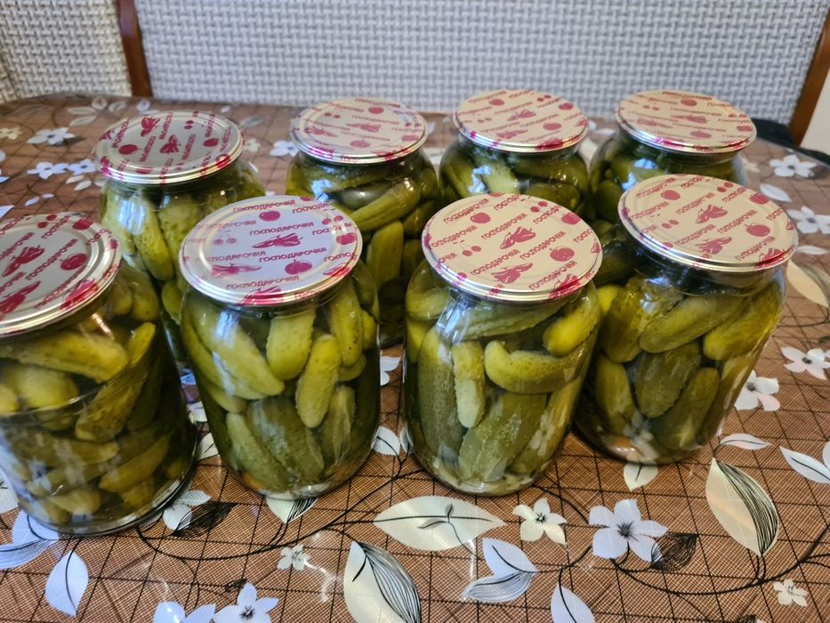 Подам огурцы маринованные!