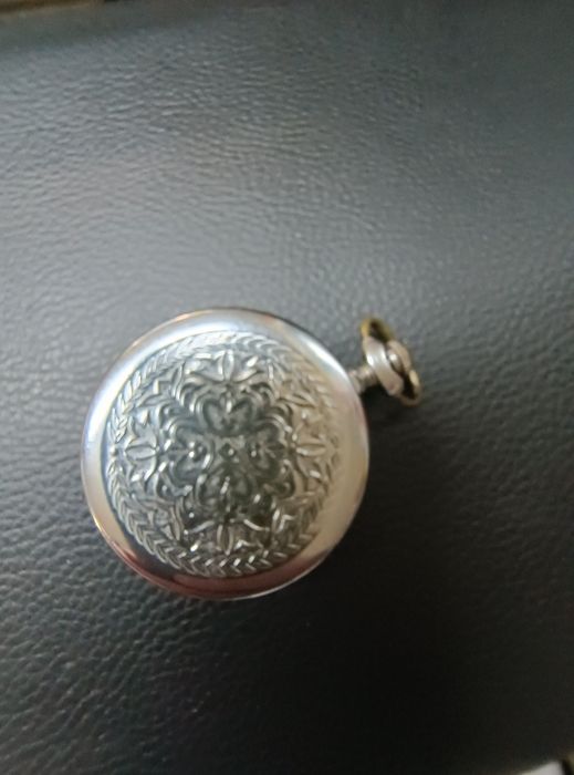 Красив Джобен Часовник МОЛНИЯ  Идеален за Декорация