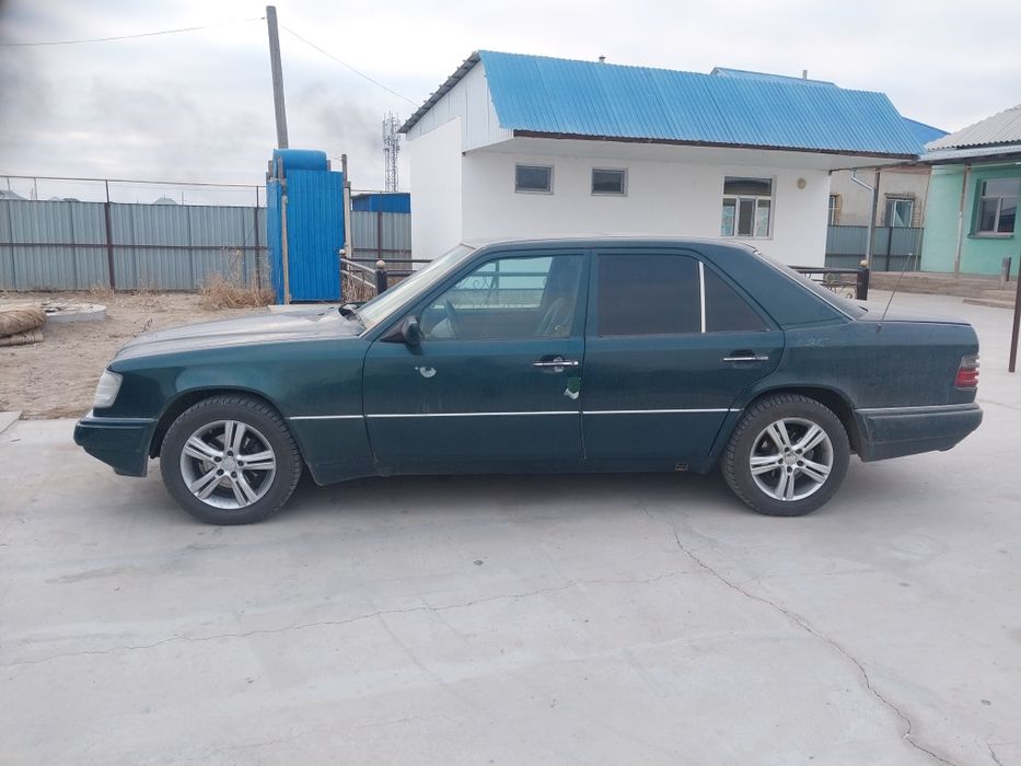 Мерседес 124 220 автомат