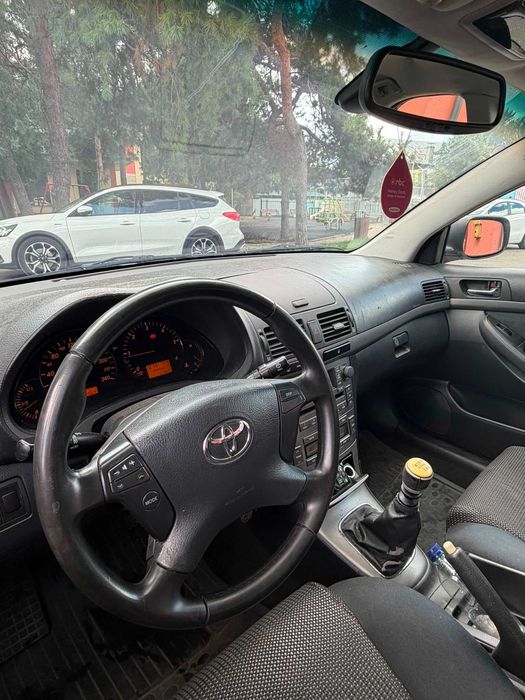 Toyota Avensis T25 - 2.0 D4D 126 cai - 2006 - Al doilea proprietar de noua!