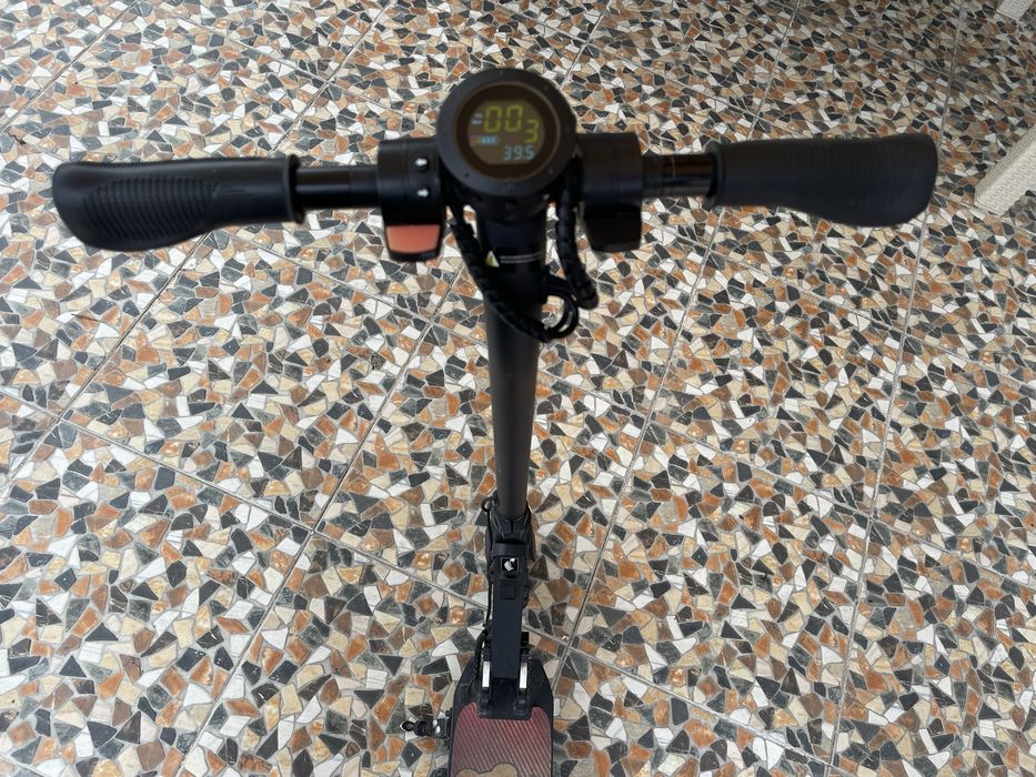 Trotineta electica 25 khm       16 mhp