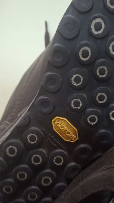 Продаю итальянские туфли на меху.