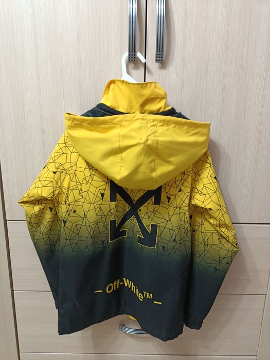 Продам куртку детскую на мальчика.