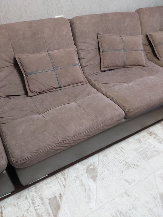 Продаю модульный диван для гостиной