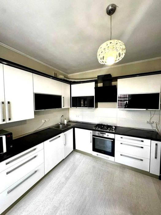 Дава се под наем Двустаен апартамент в София, Център - 56 кв.м за 397.8 € - Снимка #1