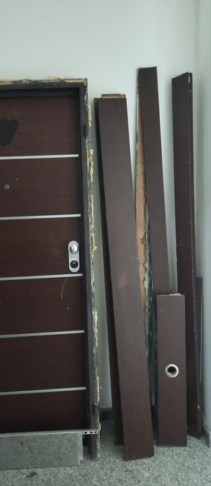 Дверь входная б/у