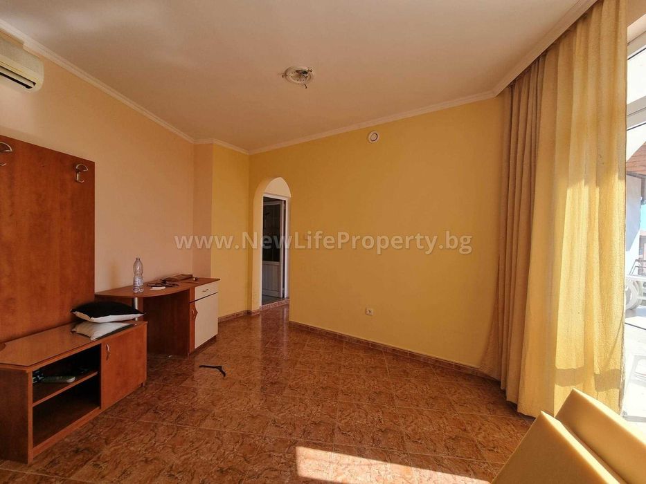 Двуетажна къща с басейн, Инцараки Свети Влас