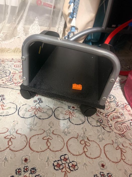 Компьютерный стол стеклянный