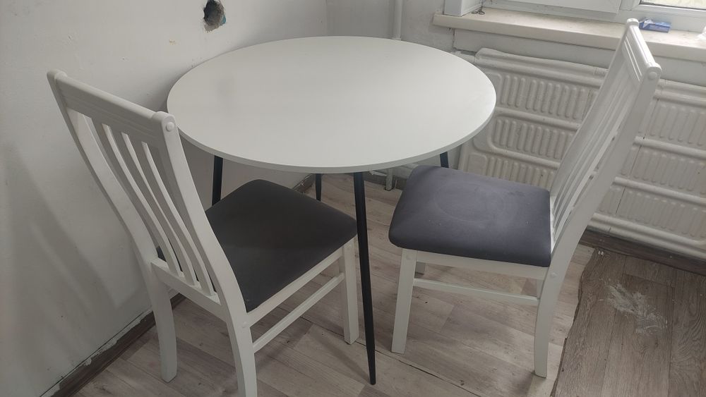 Стол стулья очень хорошем состоянии