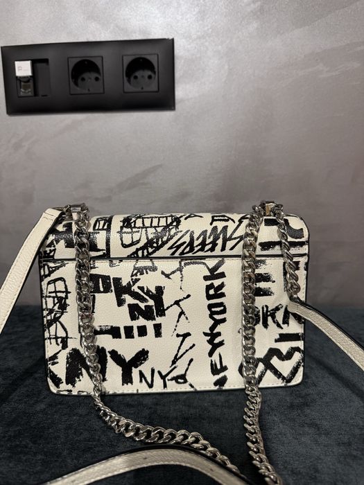 Дамска чанта DKNY