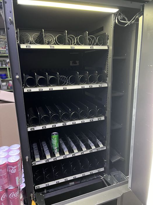 BVM 685 . Bianchi Вендинг хладилен автомат