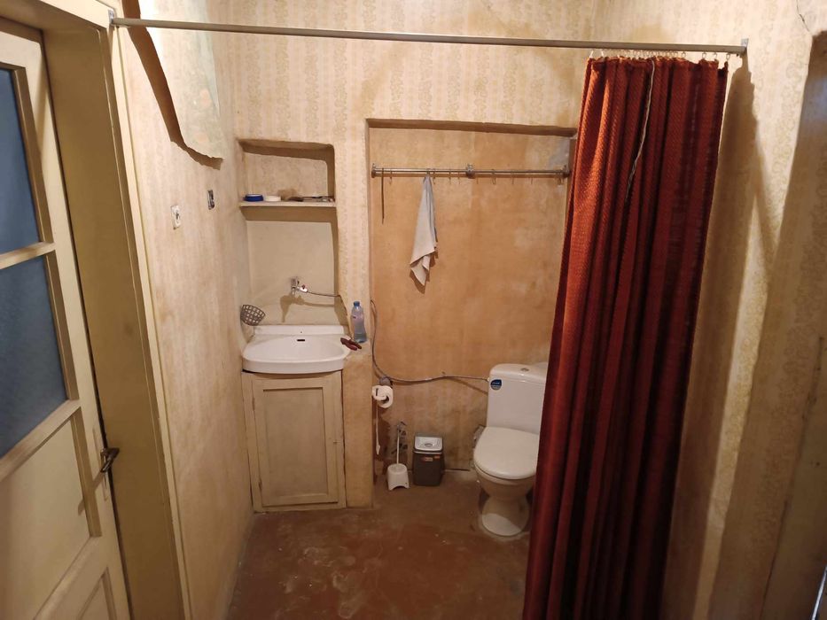 Къща на два етажа в с.Бяга