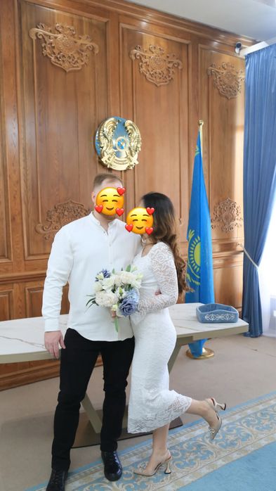 Продам платье нарядное белое