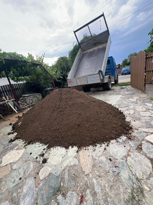 Pamant negru de padure sortat ,maruntit / mranita pentru gazon