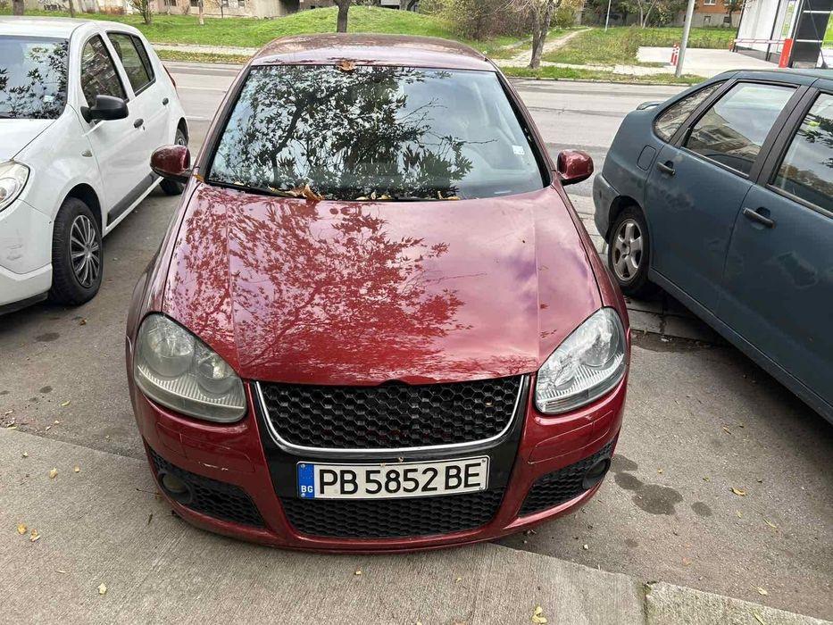 Продавам VW Golf 5