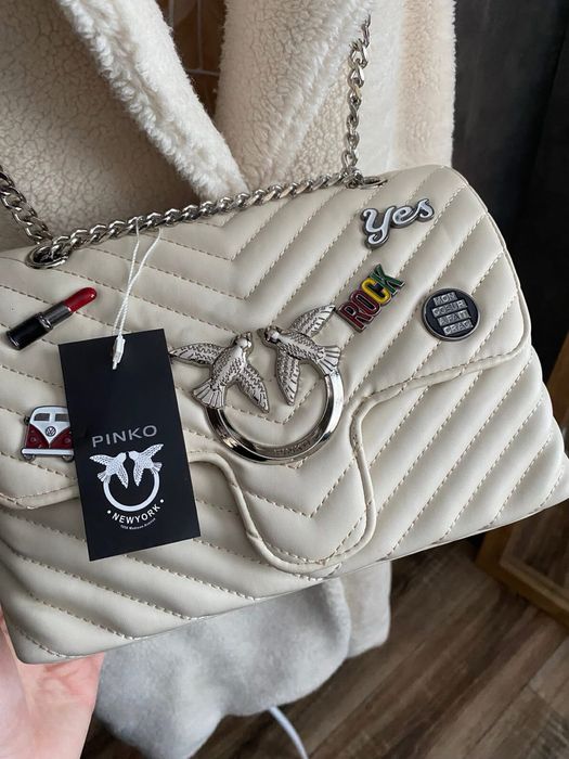 Чанта PINKO, кожата е като естествена