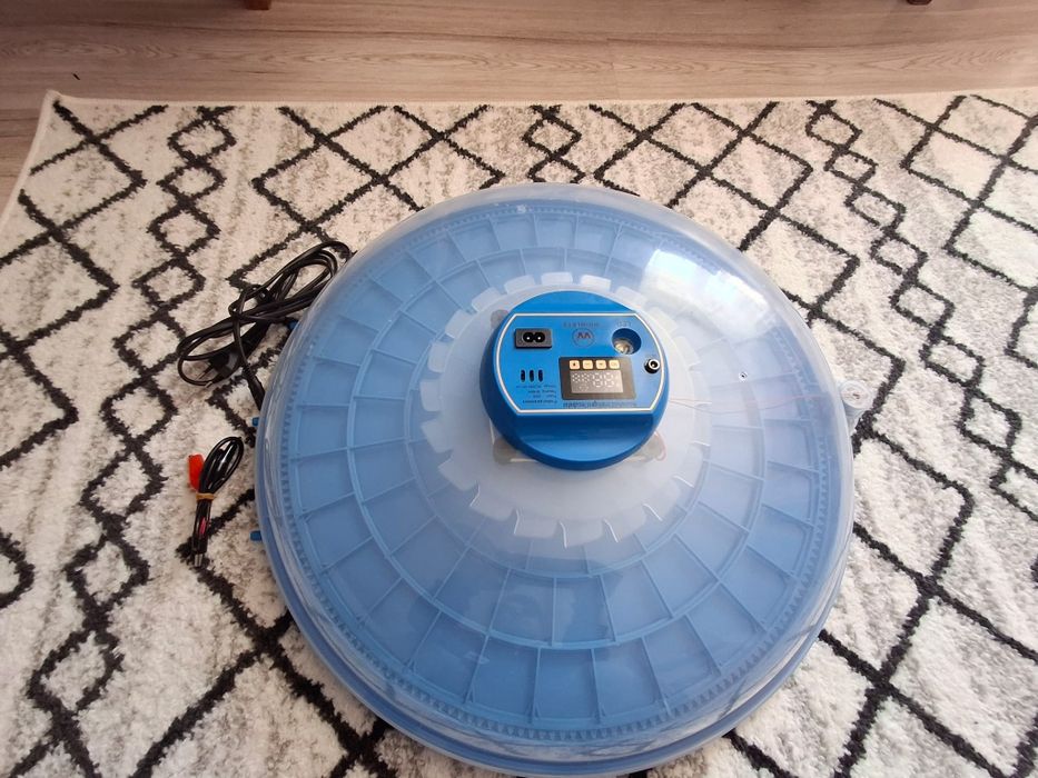 Vând incubator automat pentru oua