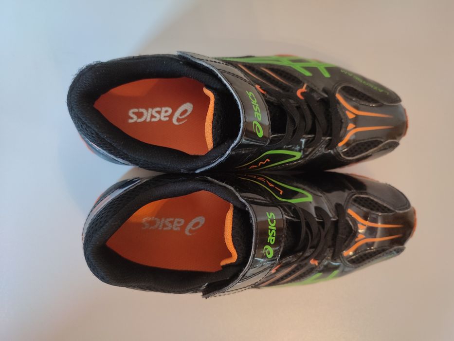 Кроссовки Asics р.35- 36 оригинал .