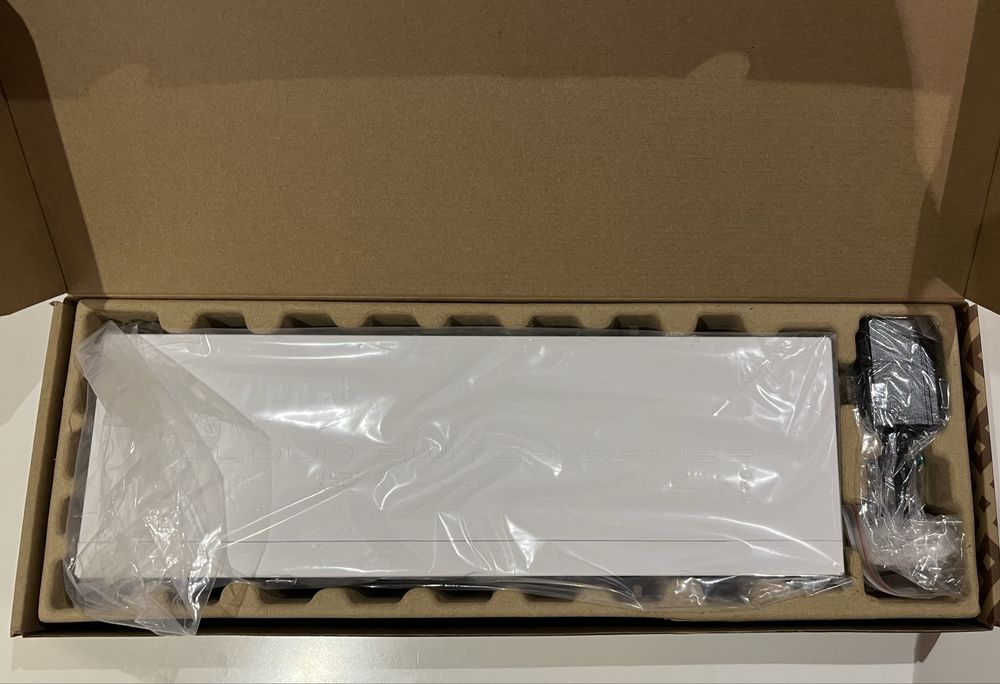 Router / Switch CRS326-24G-2S+RM Mikrotik