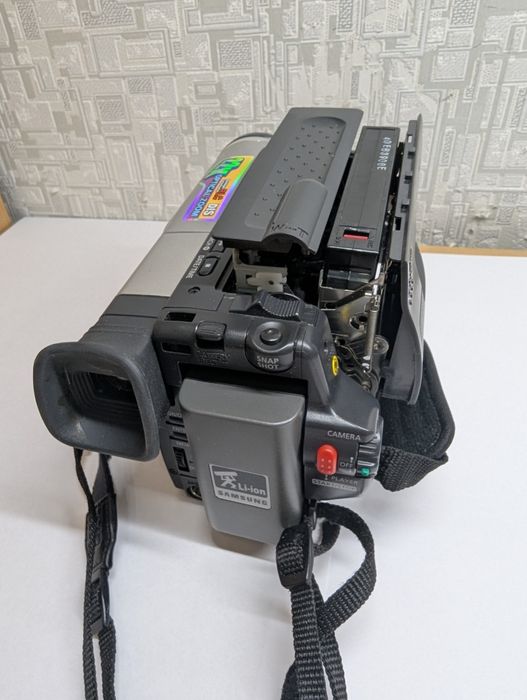 Видеокамера в идеальном состоянии.