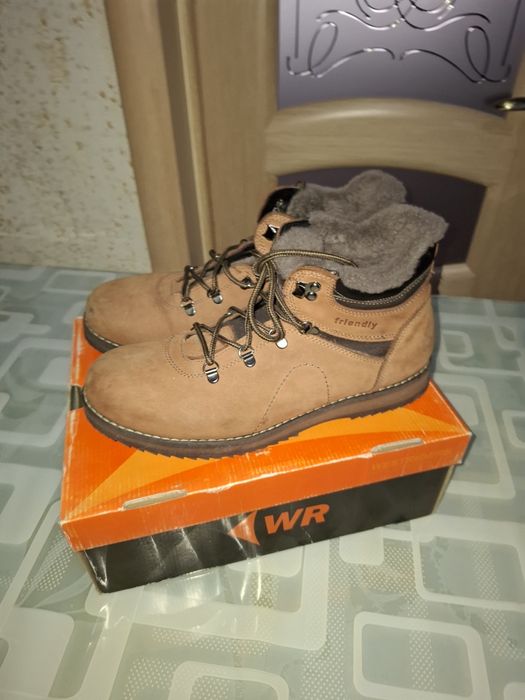 Продам ботинки зимние 44 размера