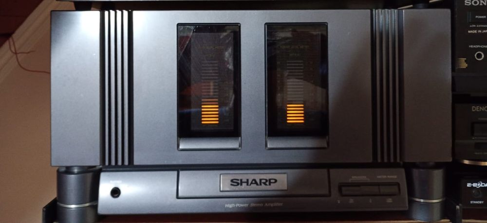 Amplificator SANSUI