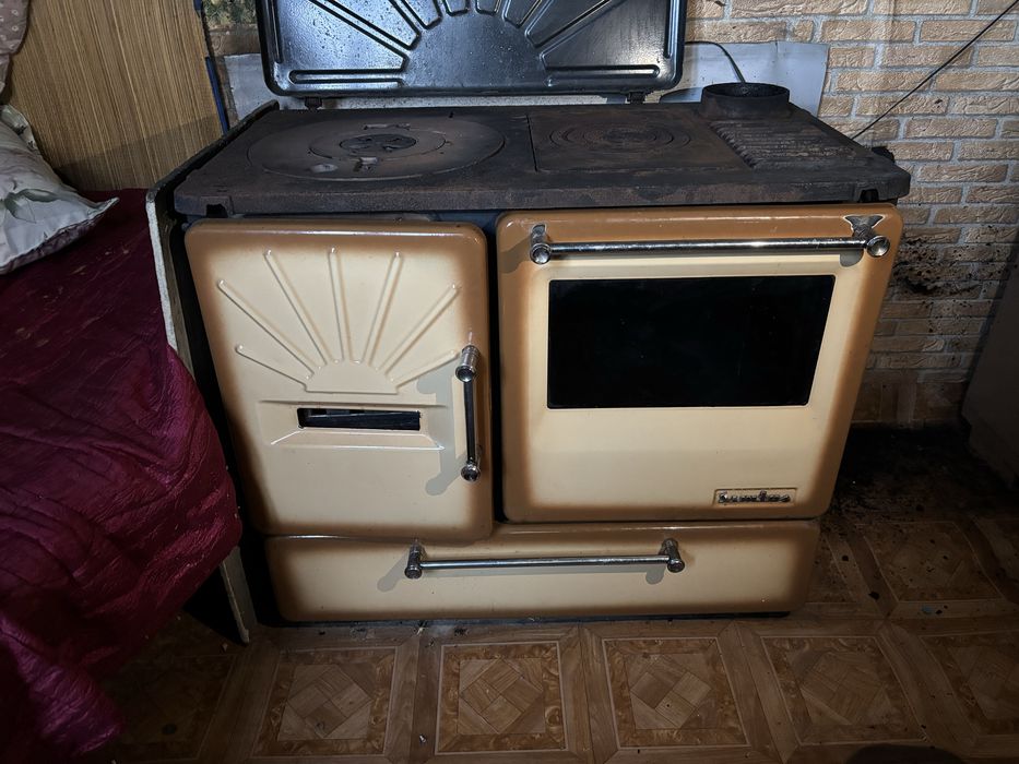 Капарирана !!! Готварска печка на дърва