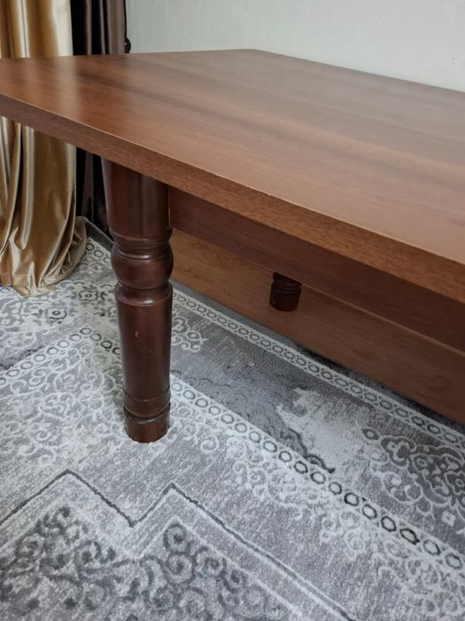 Стол со стульями