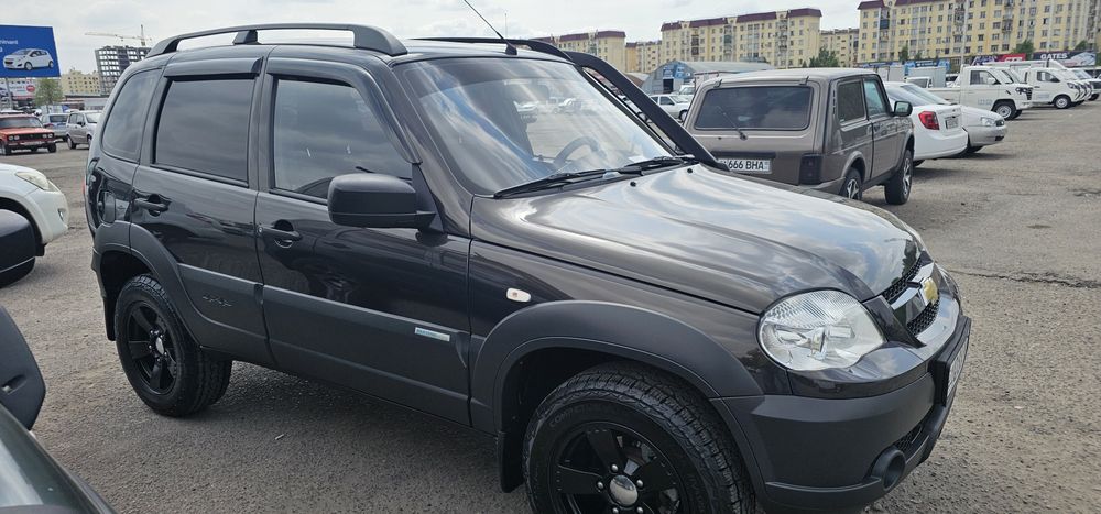 Продаеться нива- шевролет 2015г