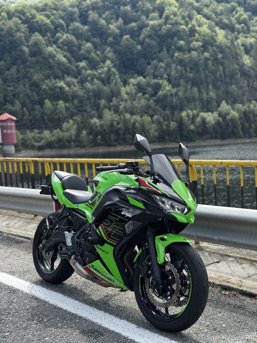 Kawasaki Ninja 650 KRT Akrapovic