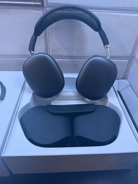 Casti Bluetooth tip AirPods Max UA Negre – ANC, Spatial Audio